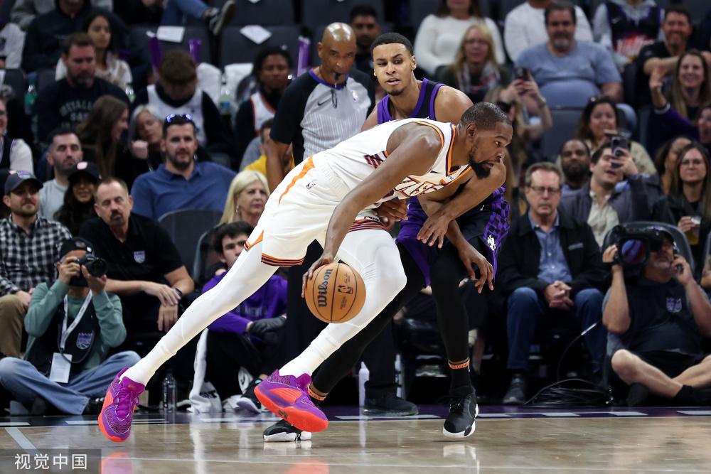 同时表现出 同时表现出